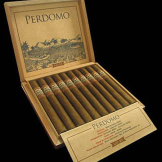 Perdomo_lot_23_cigars_box_open