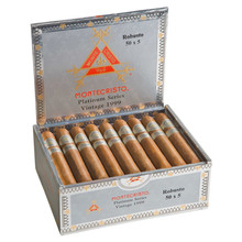 montecristo-platinum-cigars-box-open
