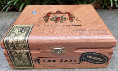 arturo fuente cuban coronas cigars box image