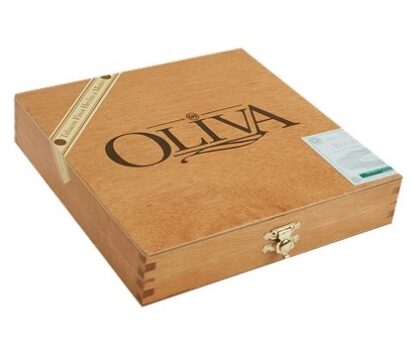 oliva cigar sampler box closed image