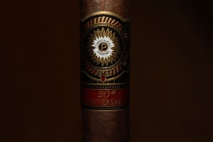 perdomo 20th anniversary maduro cigars image