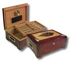 santa-barbara-humidor-open-and-closed-2