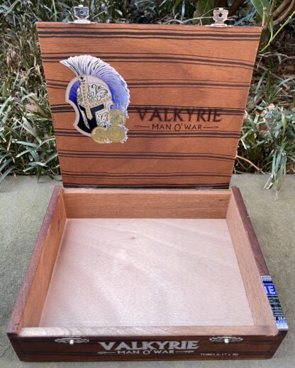 man o war valkyrie cigars box image