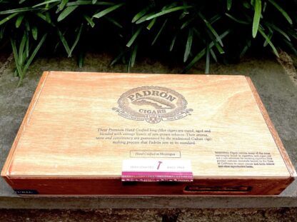 padron cigars box closed image